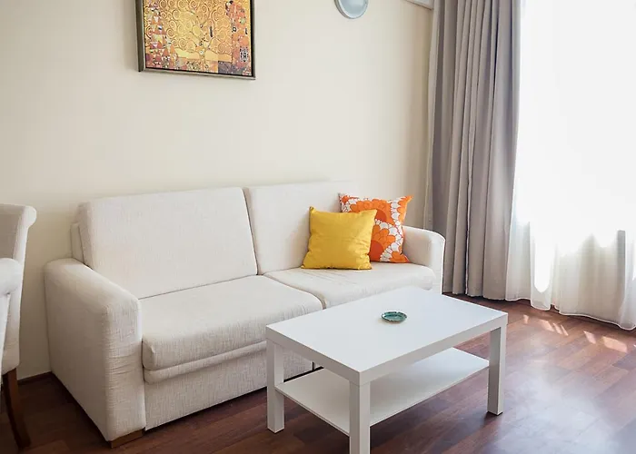 Beachfront Bliss-1br Sea View Flat In Golden Sands By Flat Mаnаger شقة *