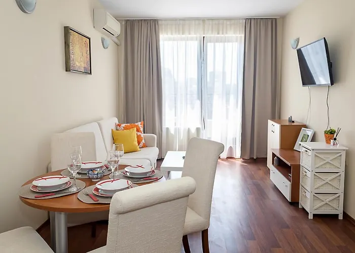 Beachfront Bliss-1br Sea View Flat In Golden Sands By Flat Mаnаger شقة *