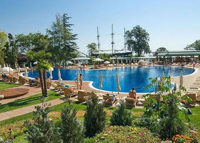 Beachfront Bliss-1br Sea View Flat In Golden Sands By Flat Mаnаger شقة