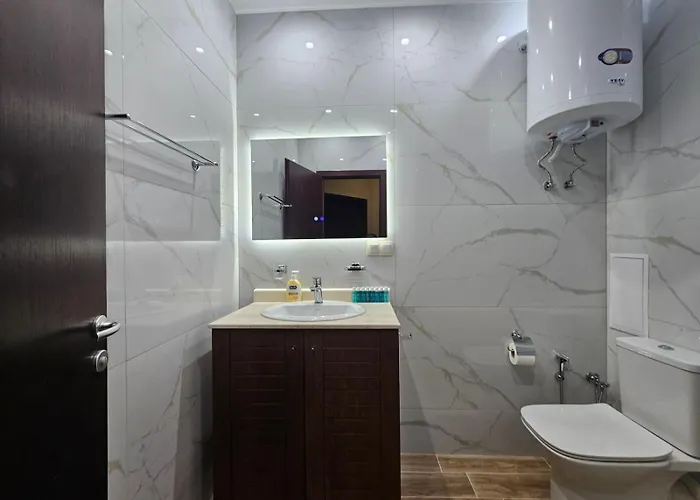 Beachfront Bliss-1br Sea View Flat In Golden Sands By Flat Mаnаger شقة