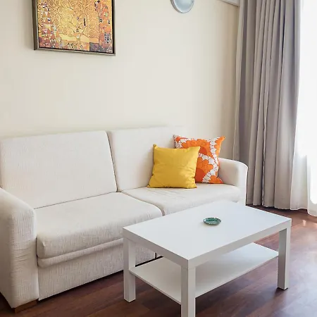 Beachfront Bliss-1br Sea View Flat In Golden Sands By Flat Mаnаger Lejlighed *